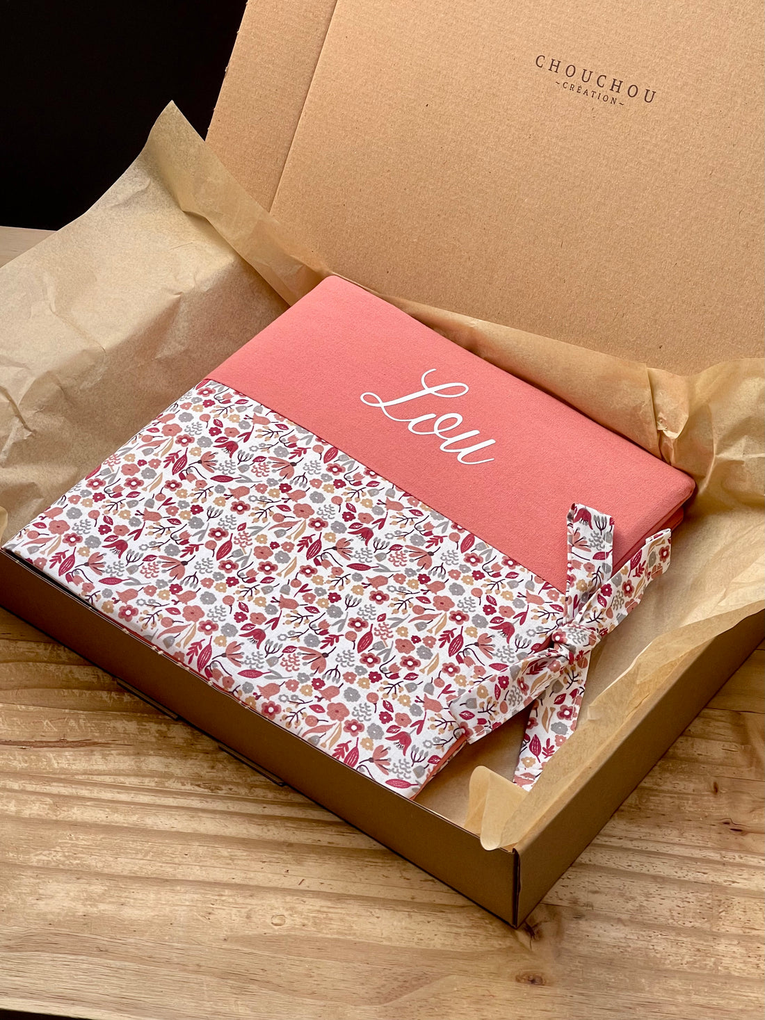 Coffret naissance Album photo + Carnet de santé personnalisé « Fleuri »🌸