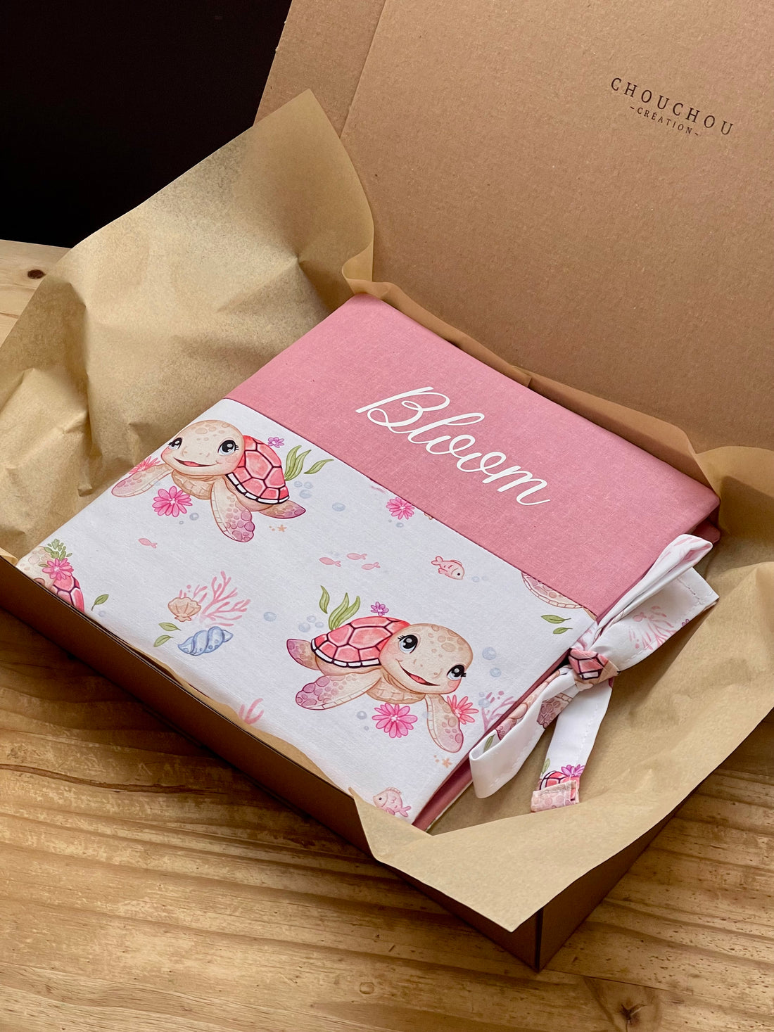 Coffret naissance Album photo + Carnet de santĂ© personnalisĂ© « Tortues » đđ©”