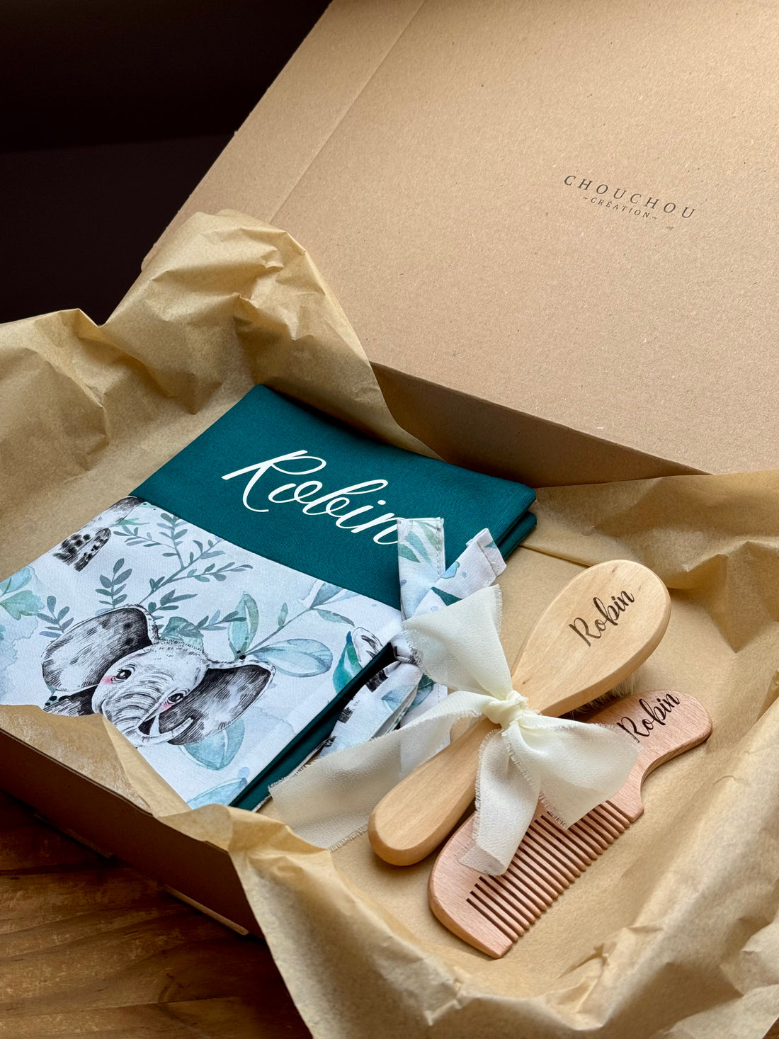 Coffret naissance Carnet de santé + Brosse et peigne personnalisé Safari Bleu 💙